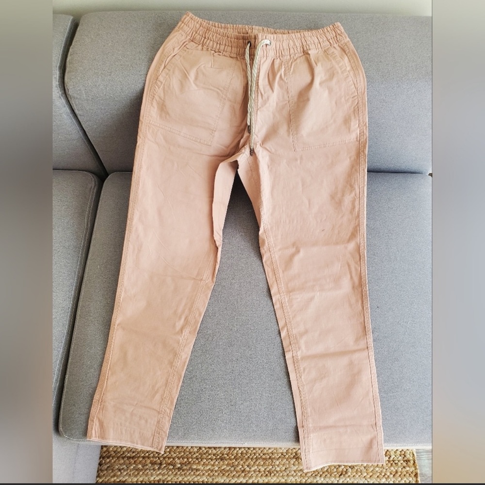 Vuori Women's Jogger Pants in Blush